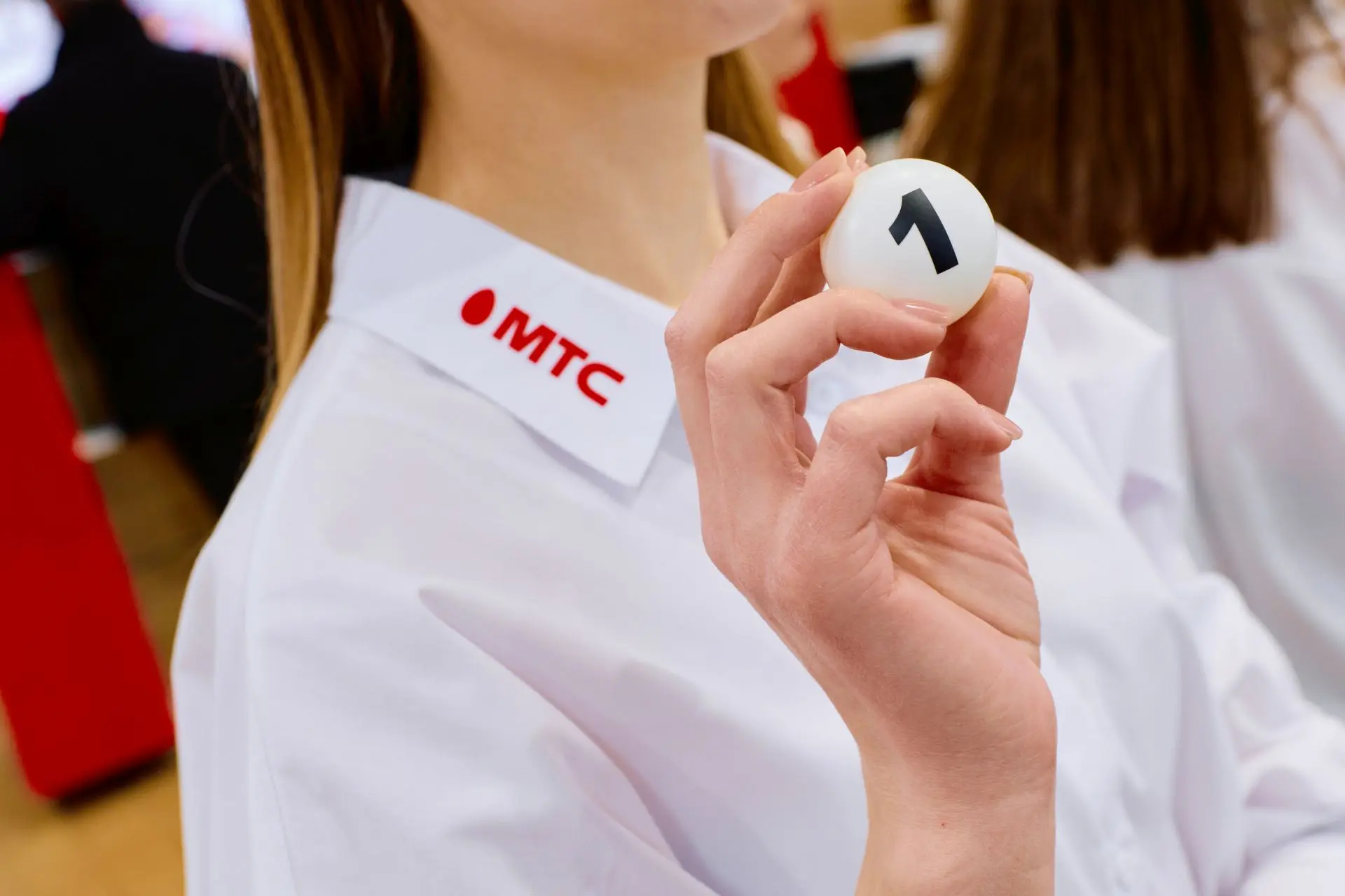 МТС разыграл первый из трех iPhone 17 среди самых экологичных белорусов