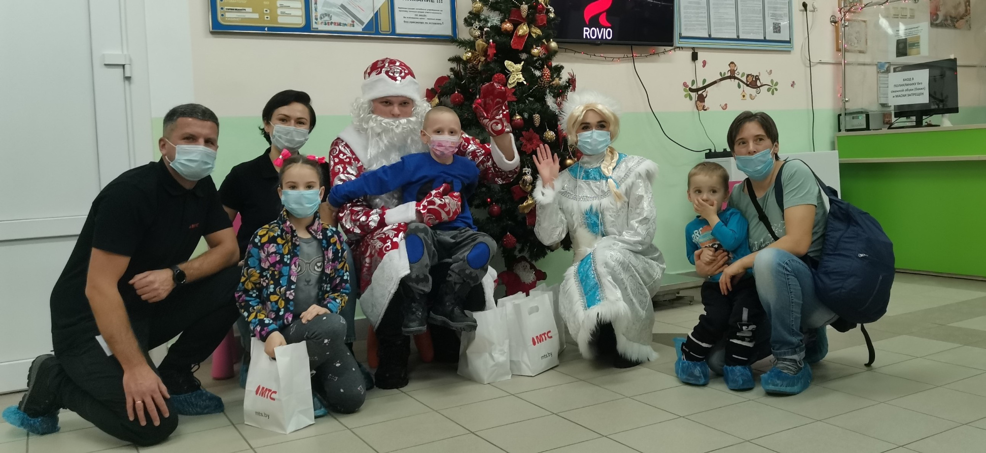 Сотрудники МТС поздравили с Новым годом пациентов Республиканского центра детской онкологии