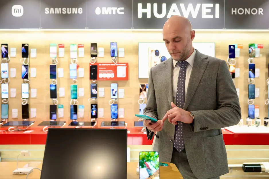 первый заместитель генерального директора — заместитель генерального директора по финансовым вопросам компании МТС Михаил Пономарев