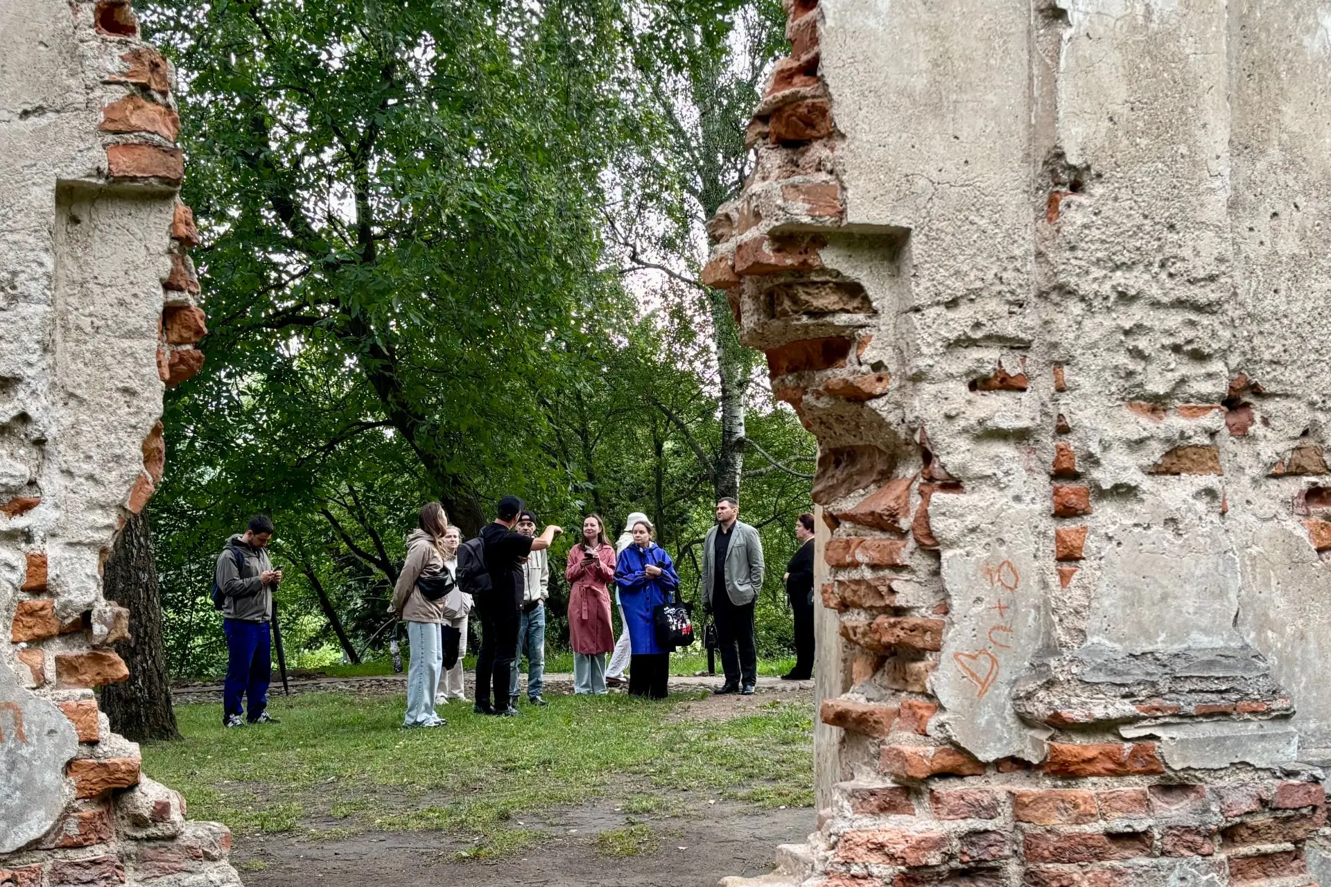 Сотни легенд и тысячи кадров: при поддержке МТС прошли летние фотопрогулки по Минску