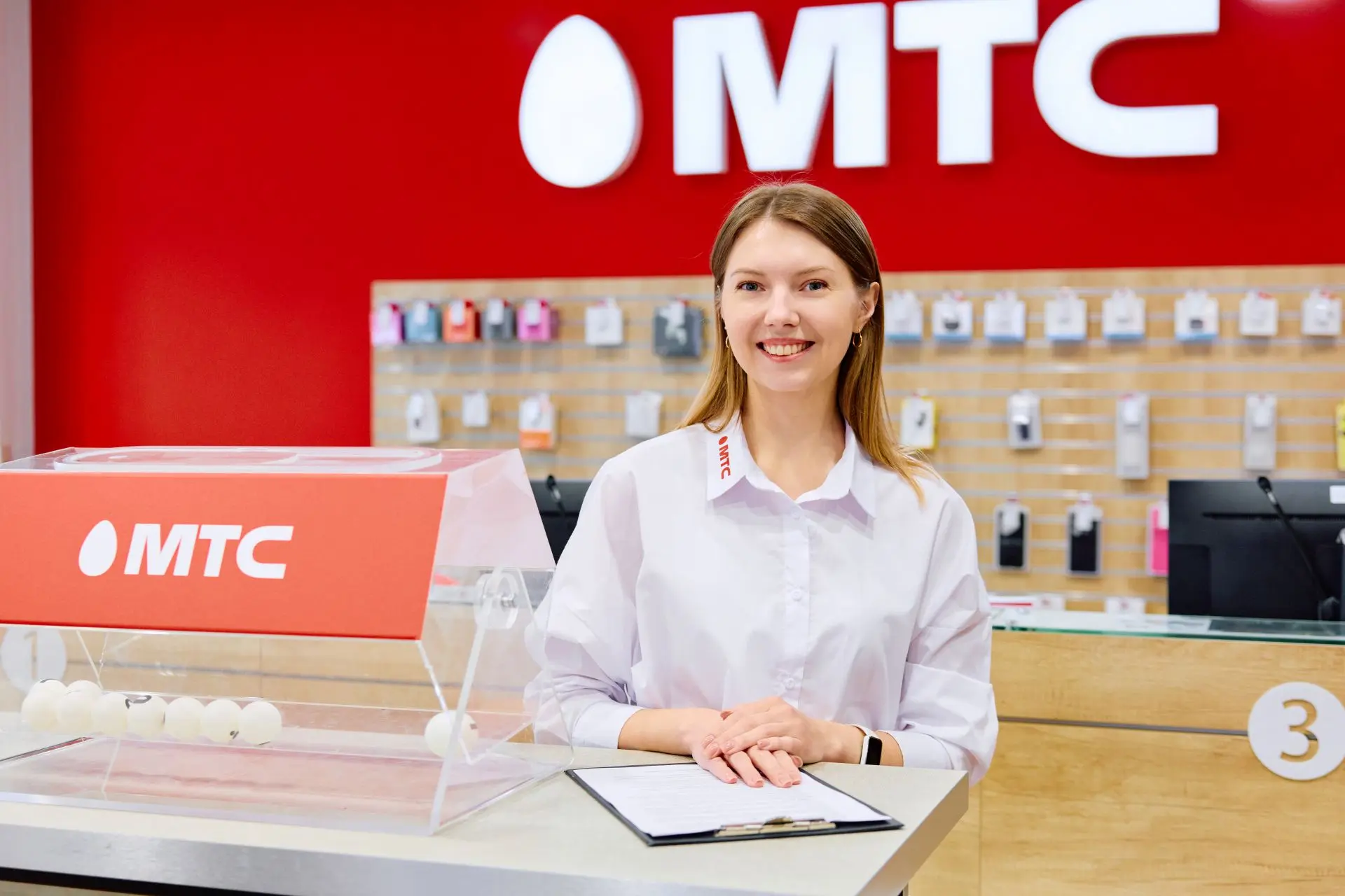 МТС разыграл первый из трех iPhone 17 среди самых экологичных белорусов