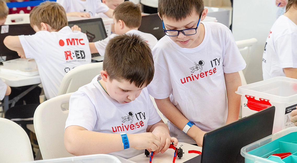 МТС стал Генеральным партнером образовательного фестиваля R:ED FEST Belarus по робототехнике и программированию