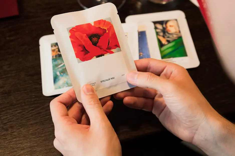 МТС представил мерч, вдохновленный искусством и общением