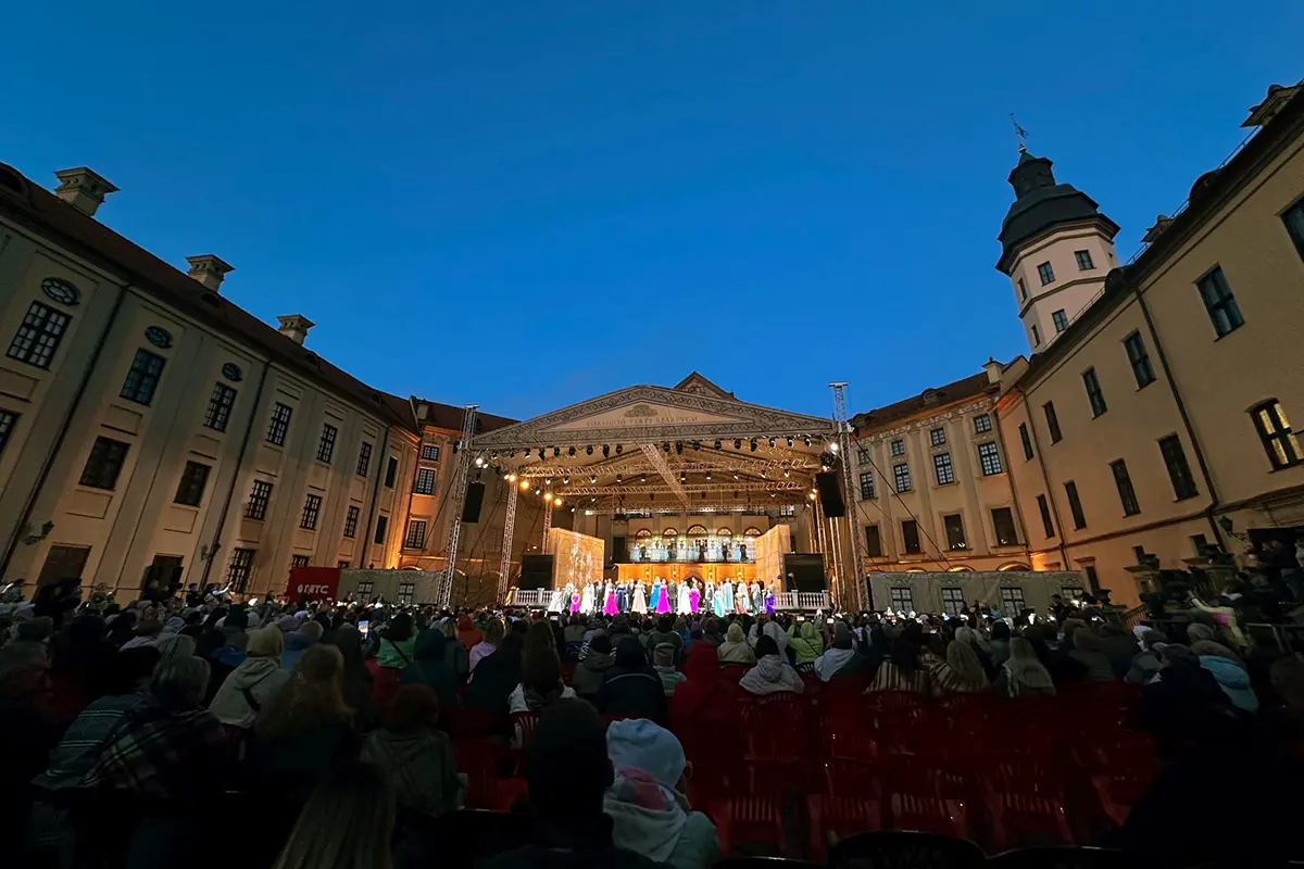 Более 4 тысяч зрителей: МТС поддержал юбилейный театральный open-air Большого театра в Несвиже