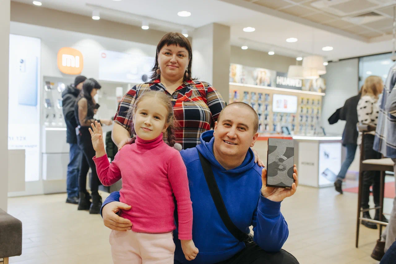 МТС вручил смартфоны победителям новогодней игры
«Гирлянда добра»