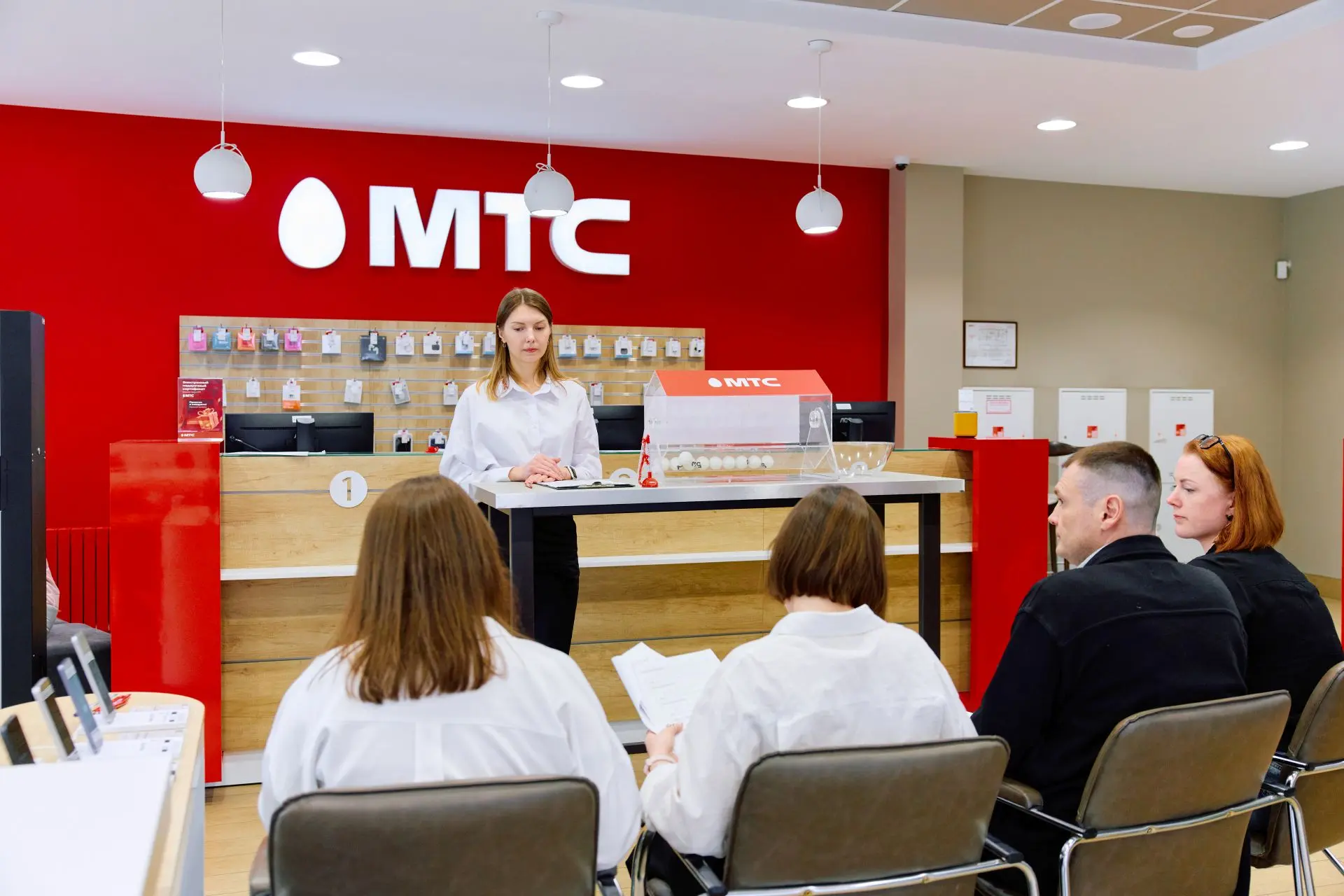 МТС разыграл первый из трех iPhone 17 среди самых экологичных белорусов