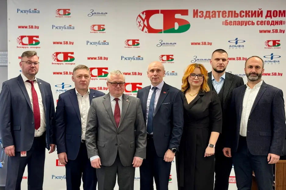 Участники круглого стола газеты «Рэспублiка», посвященного обсуждению текущего состояния и перспектив развития мобильной связи в Республике Беларусь