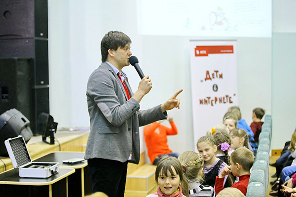 Урок интернет-грамотности в Смолевичах собрал более 350 школьников