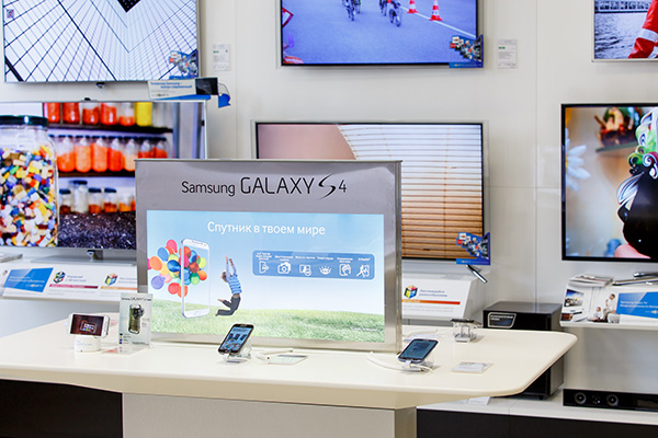 В Минске открылся уникальный магазин МТС и Samsung 