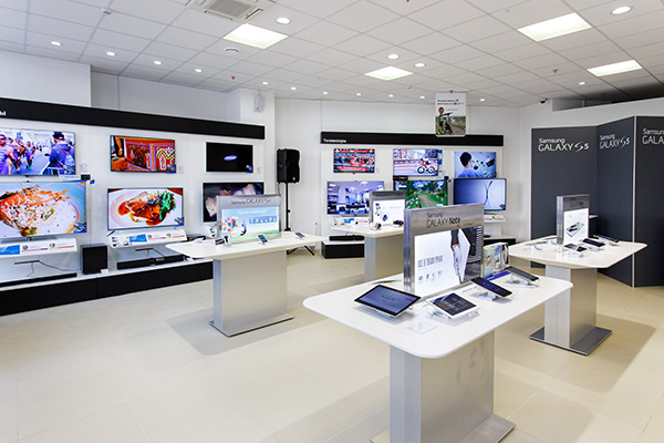 В Минске открылся уникальный магазин МТС и Samsung 