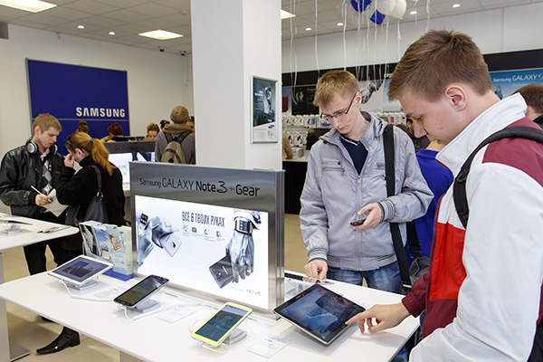 В Минске открылся уникальный магазин МТС и Samsung 