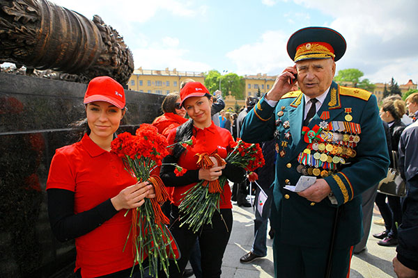 Белорусские ветераны говорили с однополчанами 18 часов