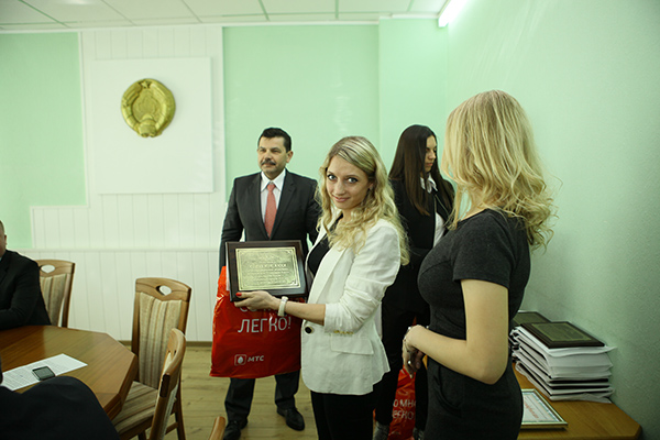 МТС поздравил победителей чемпионата Европы по прыжкам на батуте и акробатической дорожке